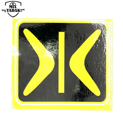 تصویر از برچسب زرد و مشکی I< B2<